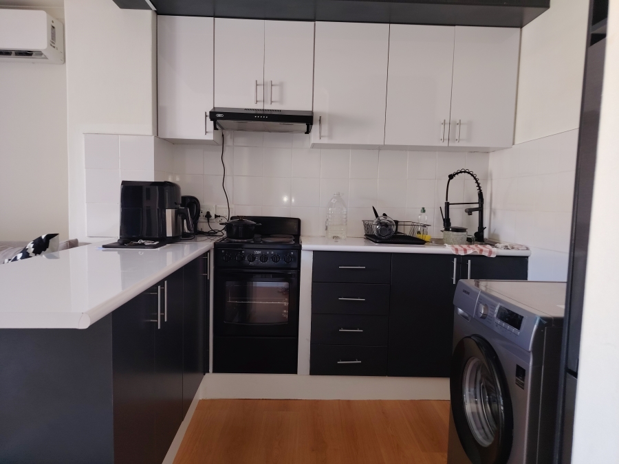 To Let 1 Bedroom Property for Rent in Whispering Pines Western Cape